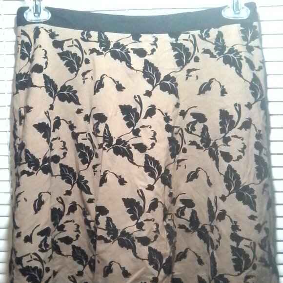 Skirt by Carmen - Picture 1 of 6